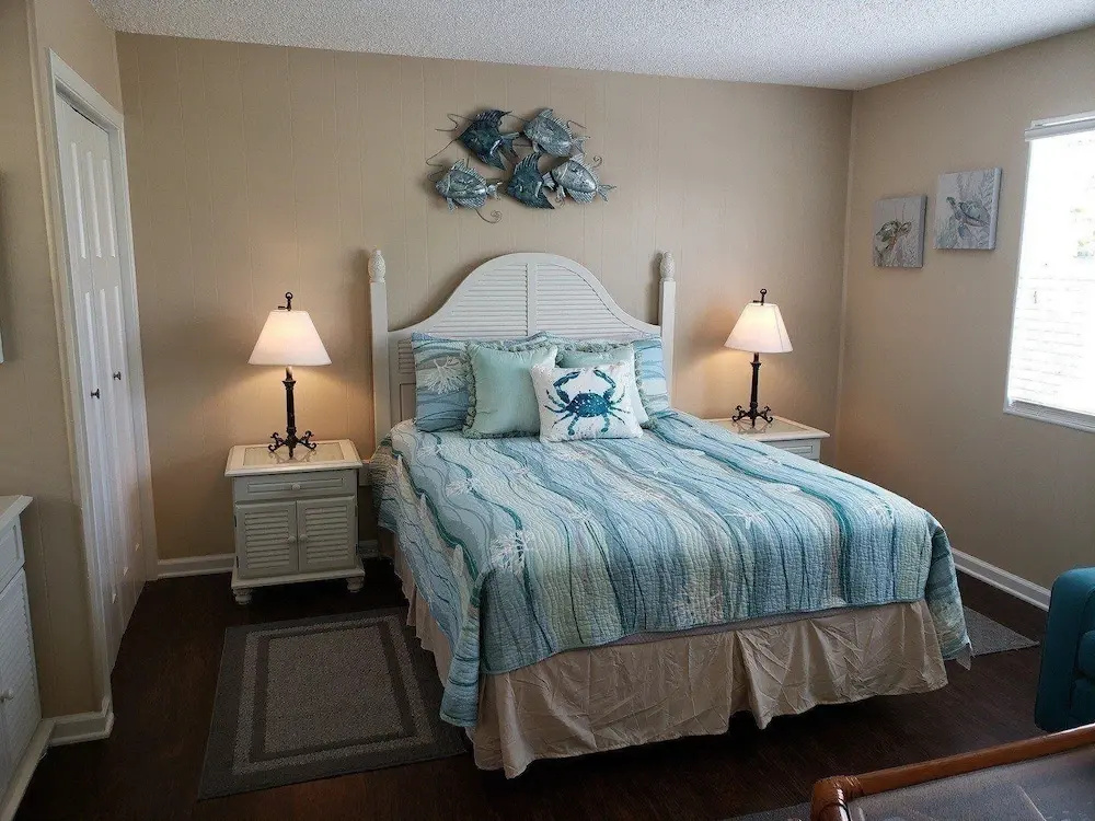 Tiki s Beachside Bungalow - Studio Condo Just Steps From the Sand
