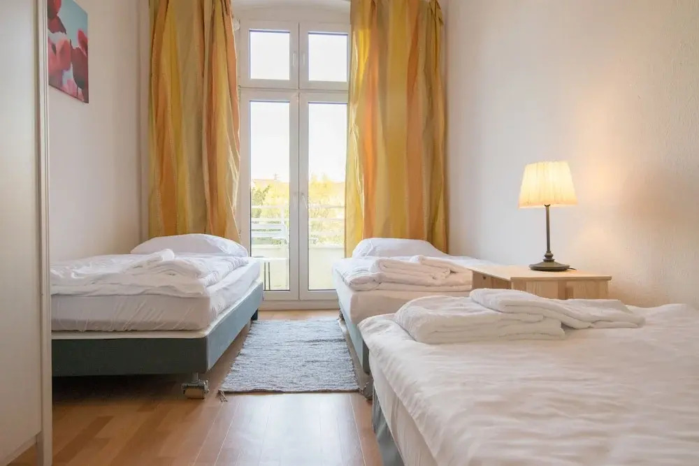 Tolstov-Hotels Big 2 Room City Apartment