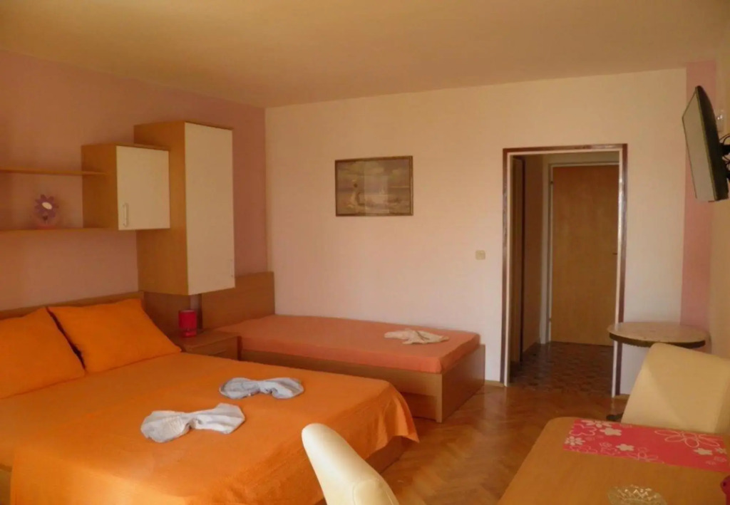 Vese - 200 m from beach - SA1(2+1)