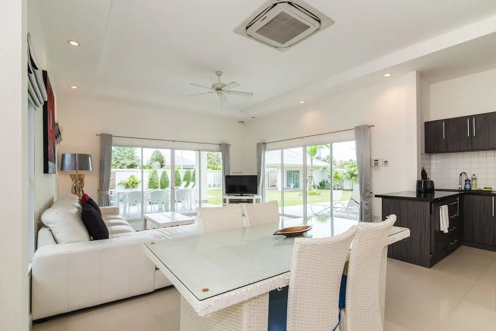 Private  4 Bedroom Pool Villa L28
