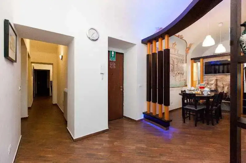 Romangelo 2 Hostel