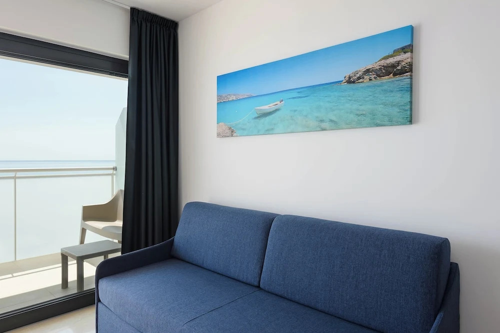 Well-equipped Flat Just 50m From the Beach