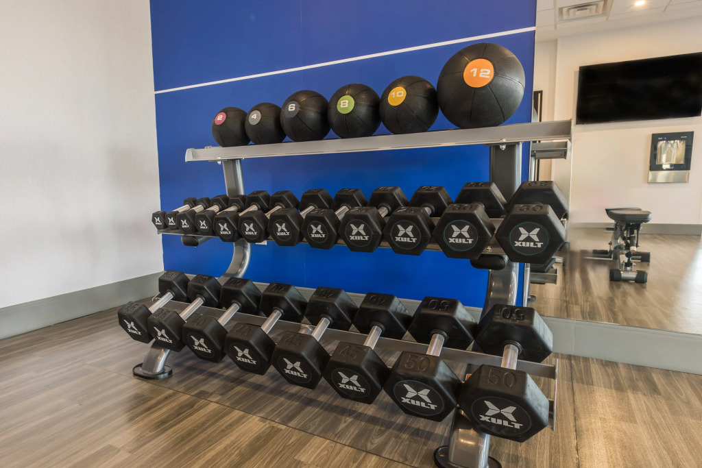 Holiday Inn Express & Suites Toronto Airport South by IHG