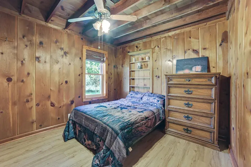 Lupton Cabin Near Lake & Trails - Fire Pit & More!