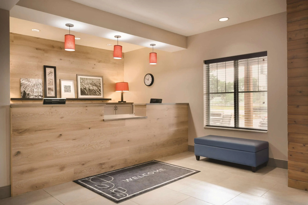 Country Inn & Suites by Radisson, Brooklyn Park - Brooklyn Center, MN