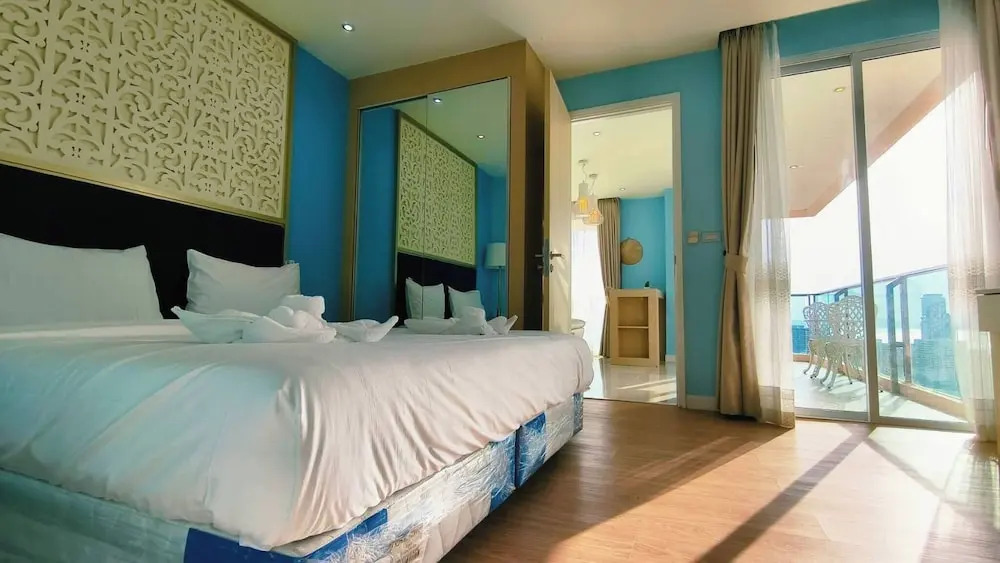 Luxury 2-bedroom Sea View Escape