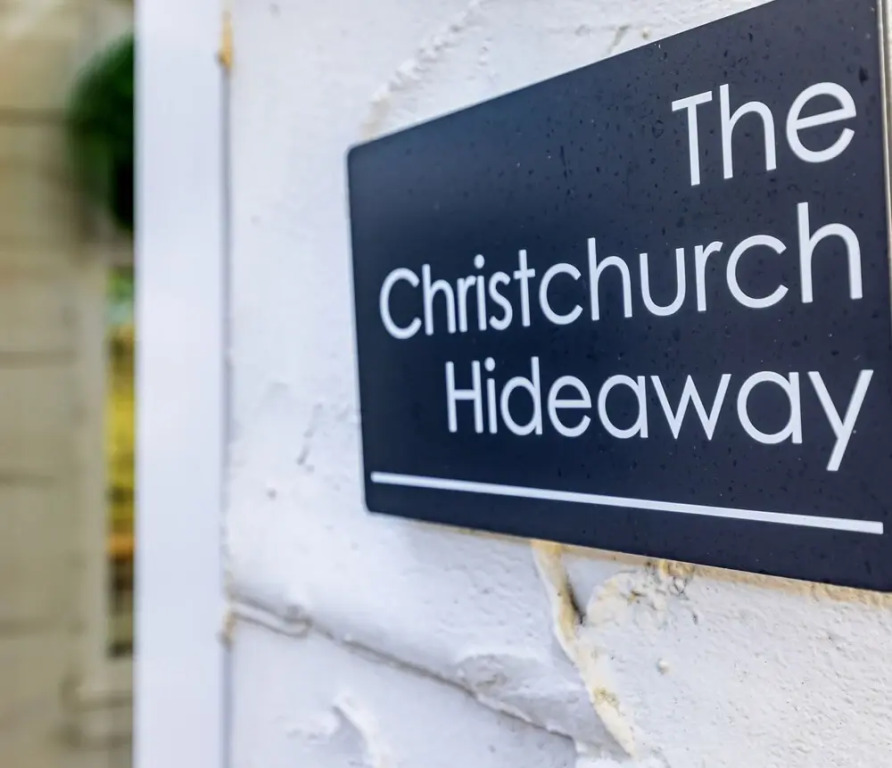 The Christchurch Hideaway, Hot Tub , 2 Bedrooms