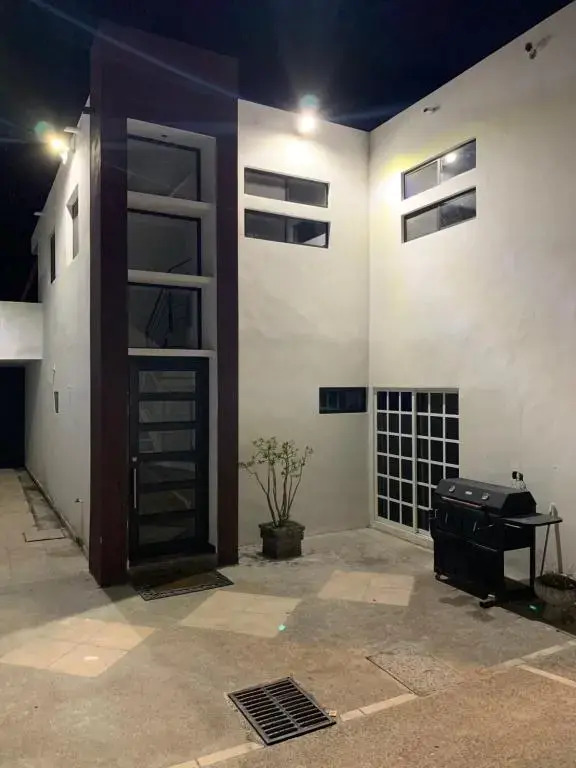 LOMAS SUITES