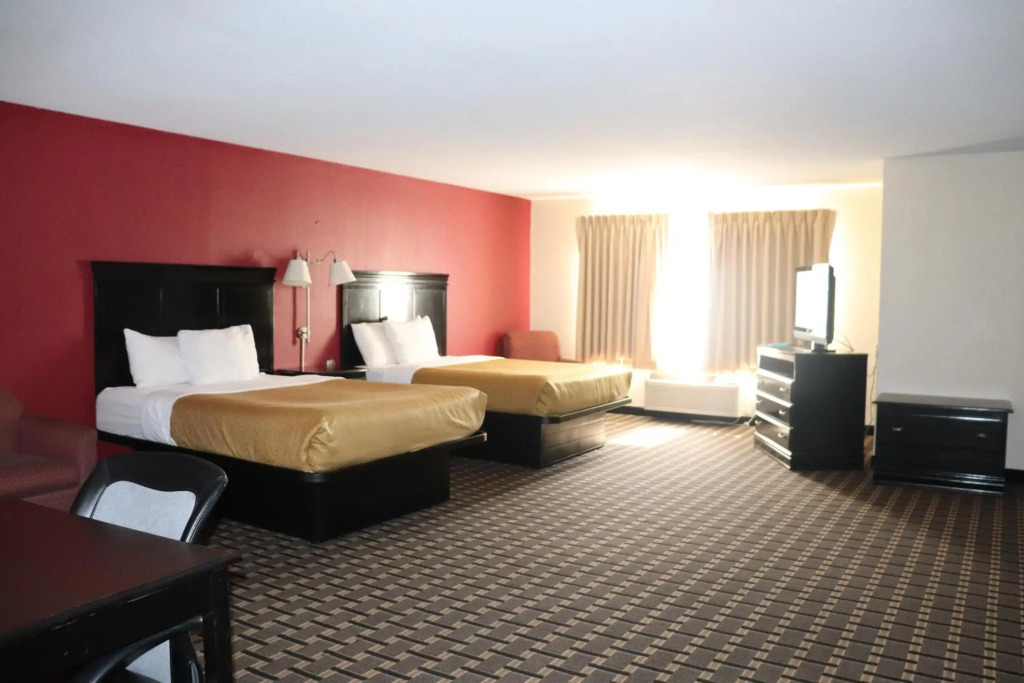 Econo Lodge Inn & Suites Wisconsin Dells