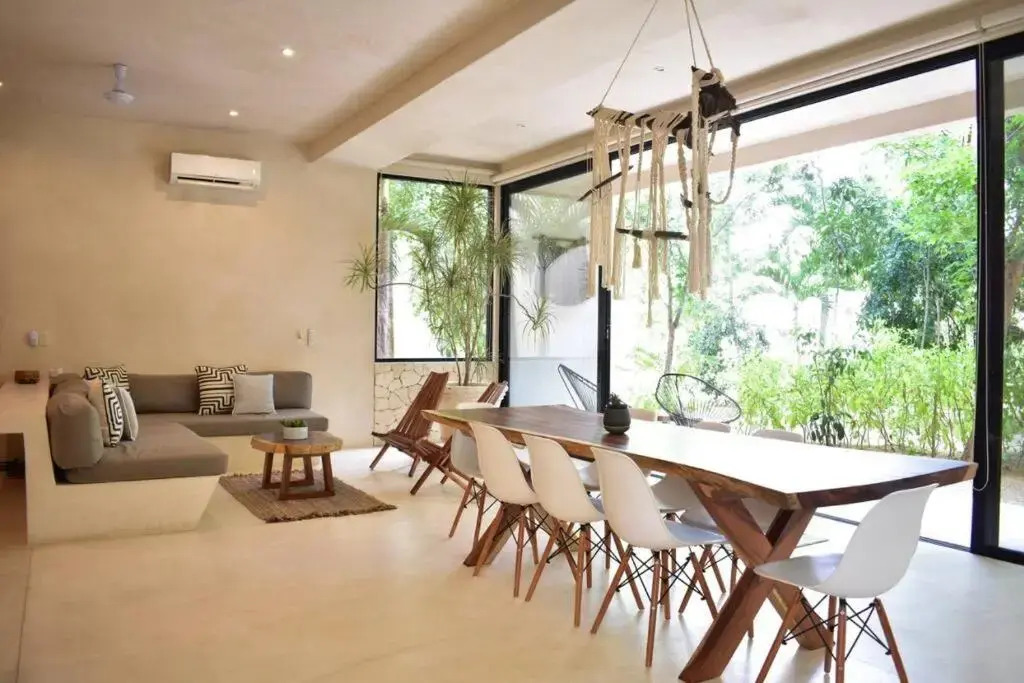 Chic-Modern Apt w/Pool, Garden, Parking & 3 Bikes