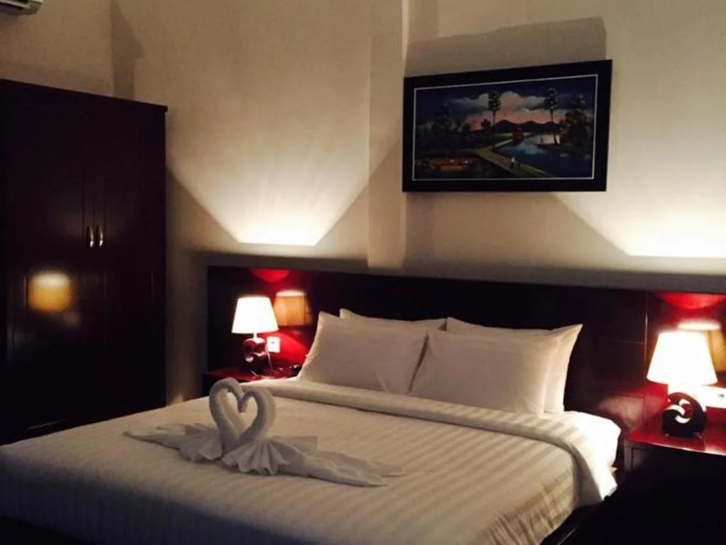Golden Apple Hotel