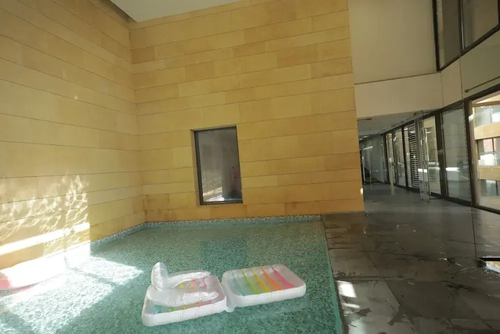 Monot Suites