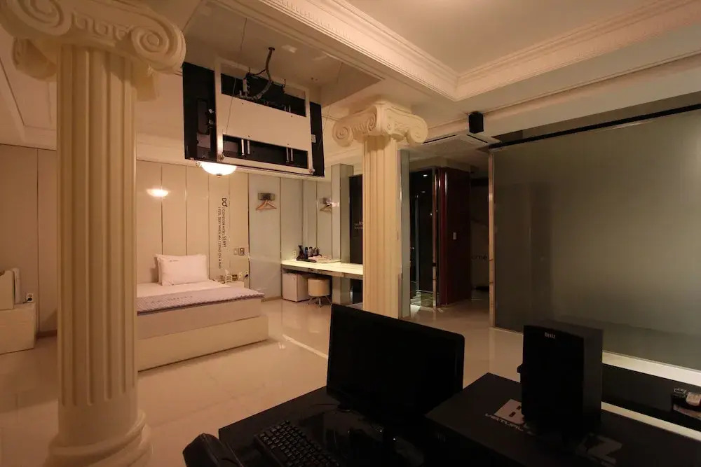 Hotel Lee