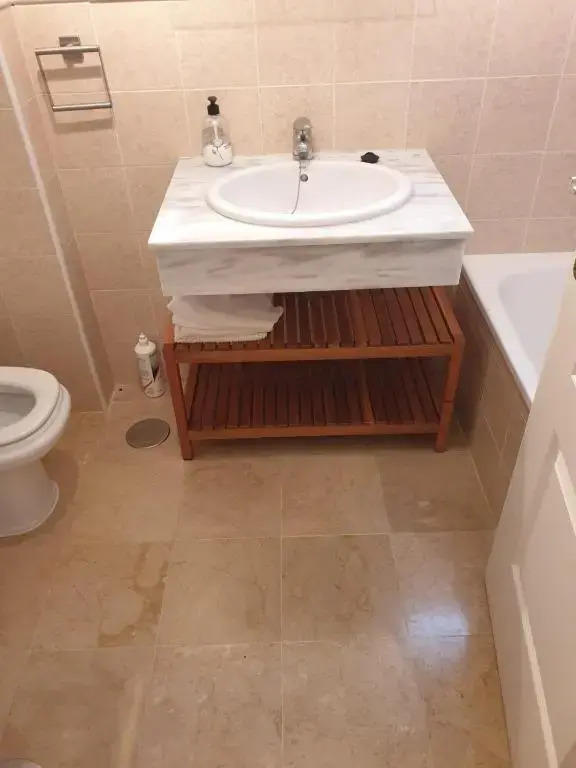 3 bedroom apartment with pool & parking, close to sea and golf