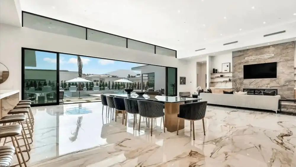 2 Luxury Villas Pickleball Court, Pool, Putting Green Bravo by Avantstay