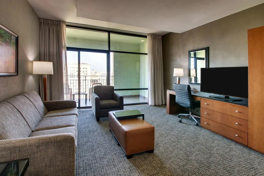 Drury Plaza Hotel San Antonio Riverwalk