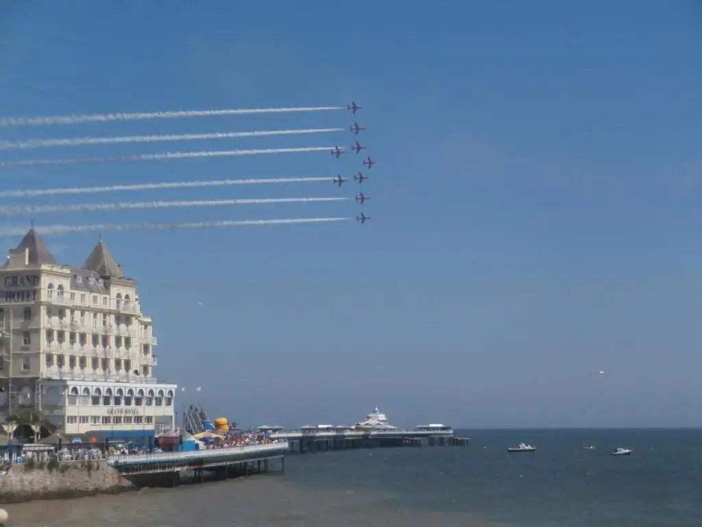 Llandudno Beachfront 2 Double Bedroom Apartment 2nd Floor