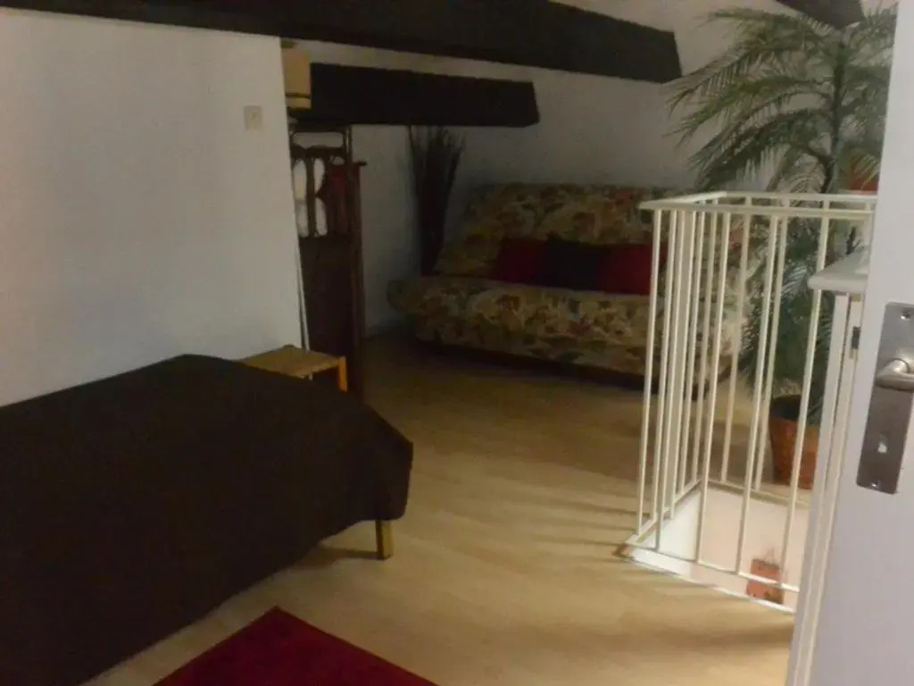 Villa mitoyenne calme avec piscine et parking, proche plage pour 6 personnes - FR-1-607-28