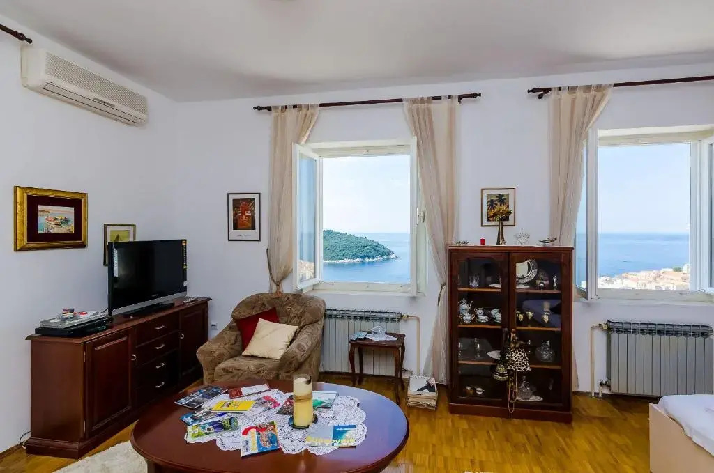 Apartment and Room Cicko