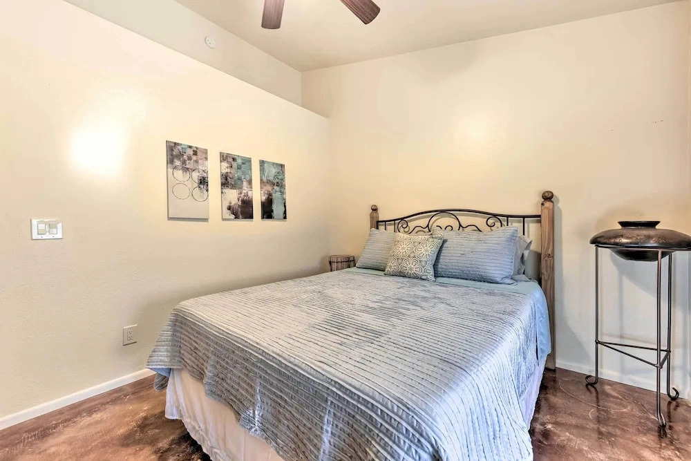 Fenced Yards! Quiet 2-unit Combo in Tucson