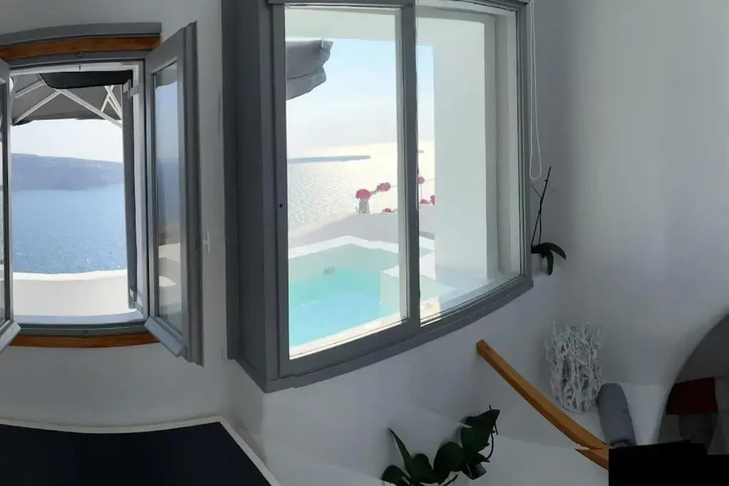 Lioyerma Cave Villa2 with Private Hot Tub