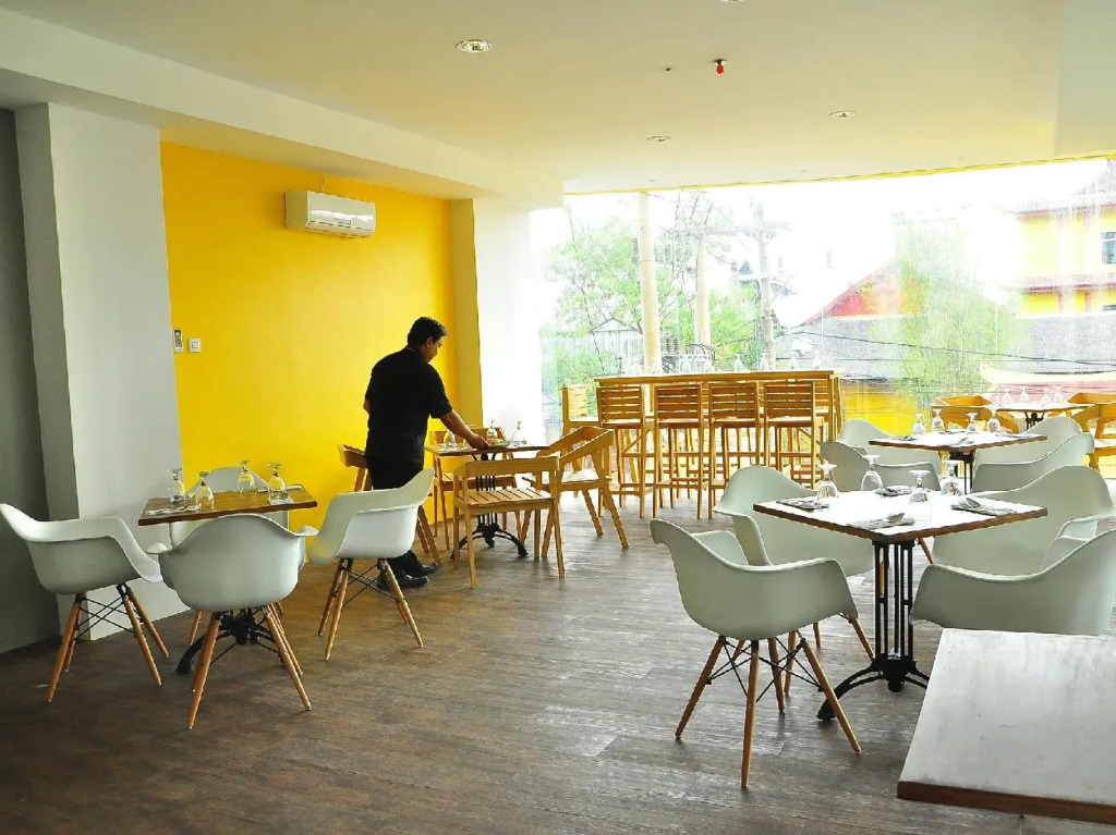 Summer Bed and Breakfast Hotel