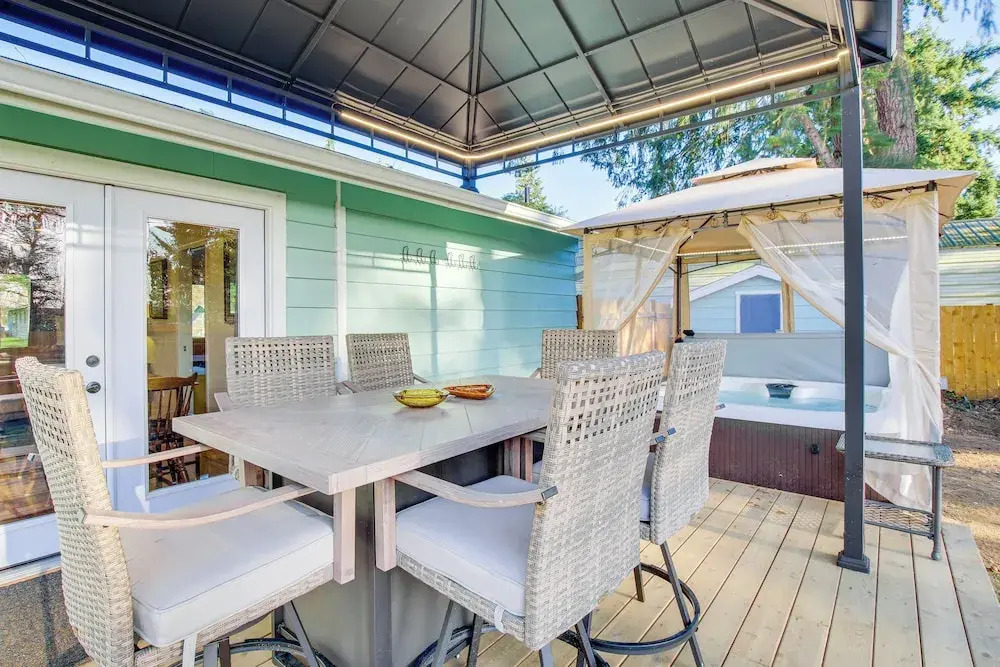 Charming Arlington Home w/ Hot Tub & Fenced Yard!