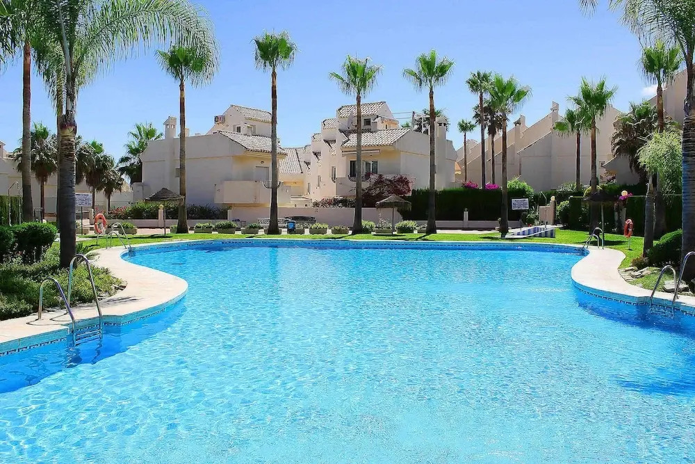 1107 Beachfront Complex Relax House Large Pool Area