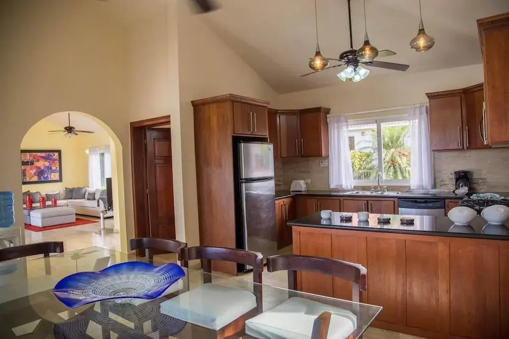 Private Villa! All Bedrooms /w TVs and in Livingroom