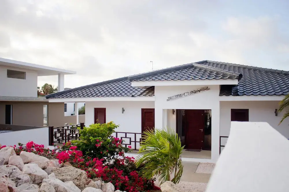 Beautiful Villa with pool near the beach for groups