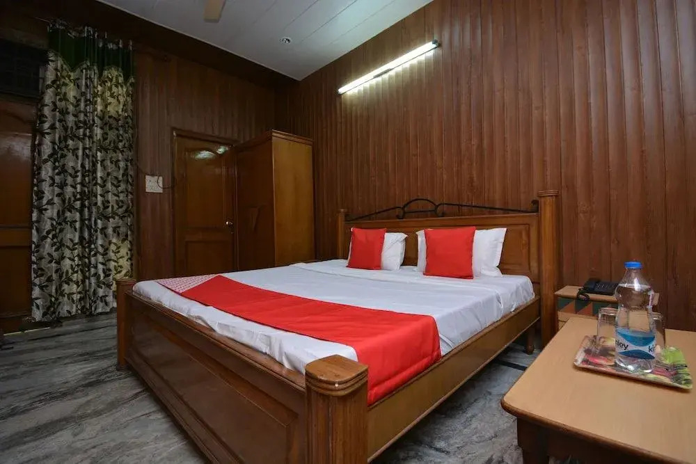 Oyo 40230 Hotel Royal Palace