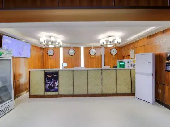 Xinzheng Marriott Business Hotel (Shuanghu Avenue Subway Station)