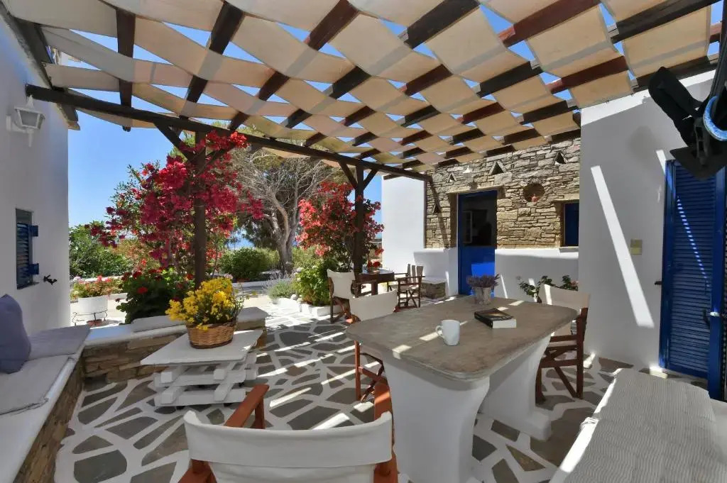 Tinos Peristerionas