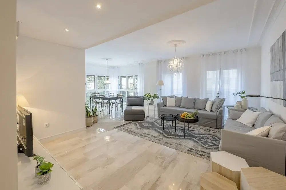 Luxury City Apartment