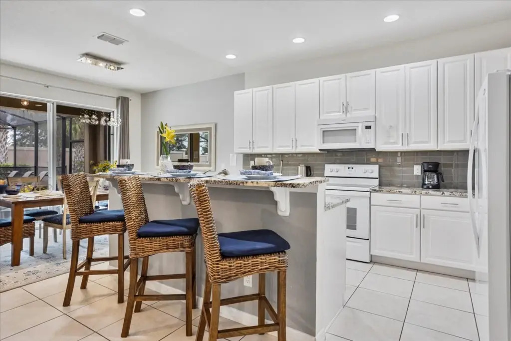 7 Bedrooms 5 Bathrooms Solterra 4035 OL