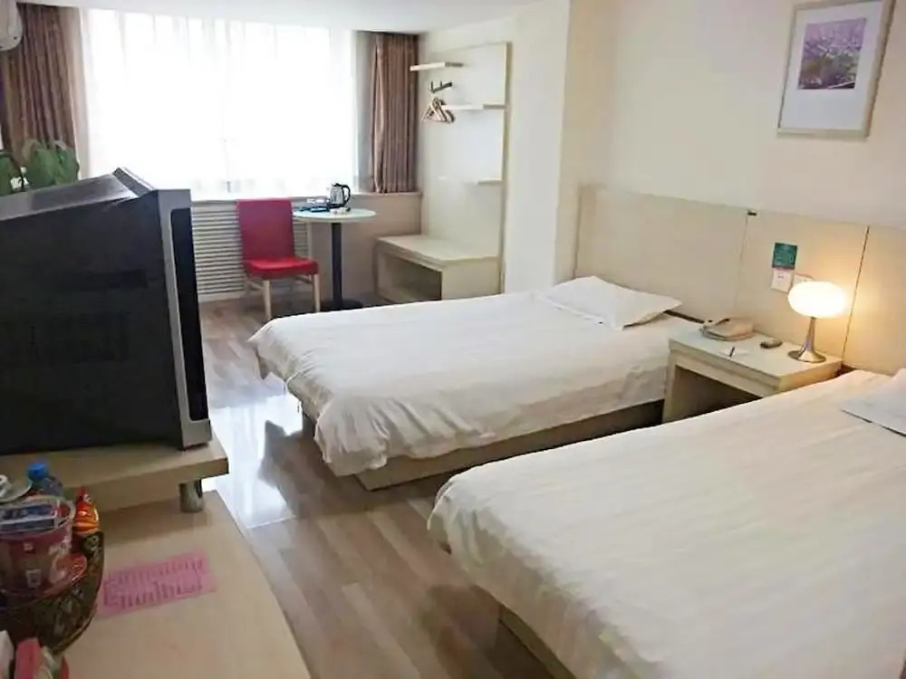 Hundred Chain Business Hotel
