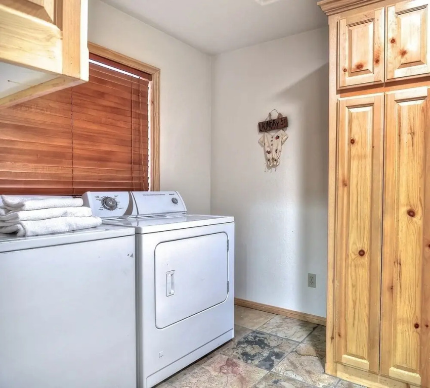 No. 21 Tamarack Lodge - 4 Br Cabin