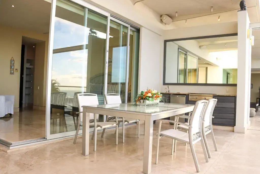 Spectacular 11,000 Sqft PenHouse fully staffed