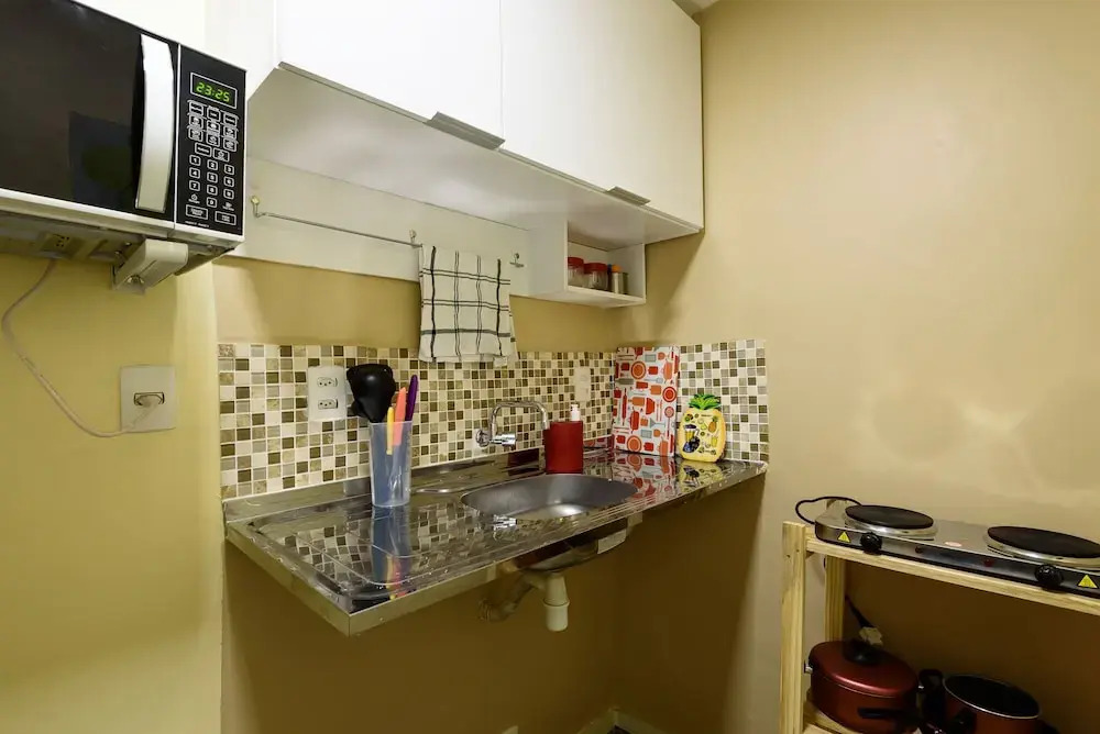 Apartment Near The Subway With 2 Balconies