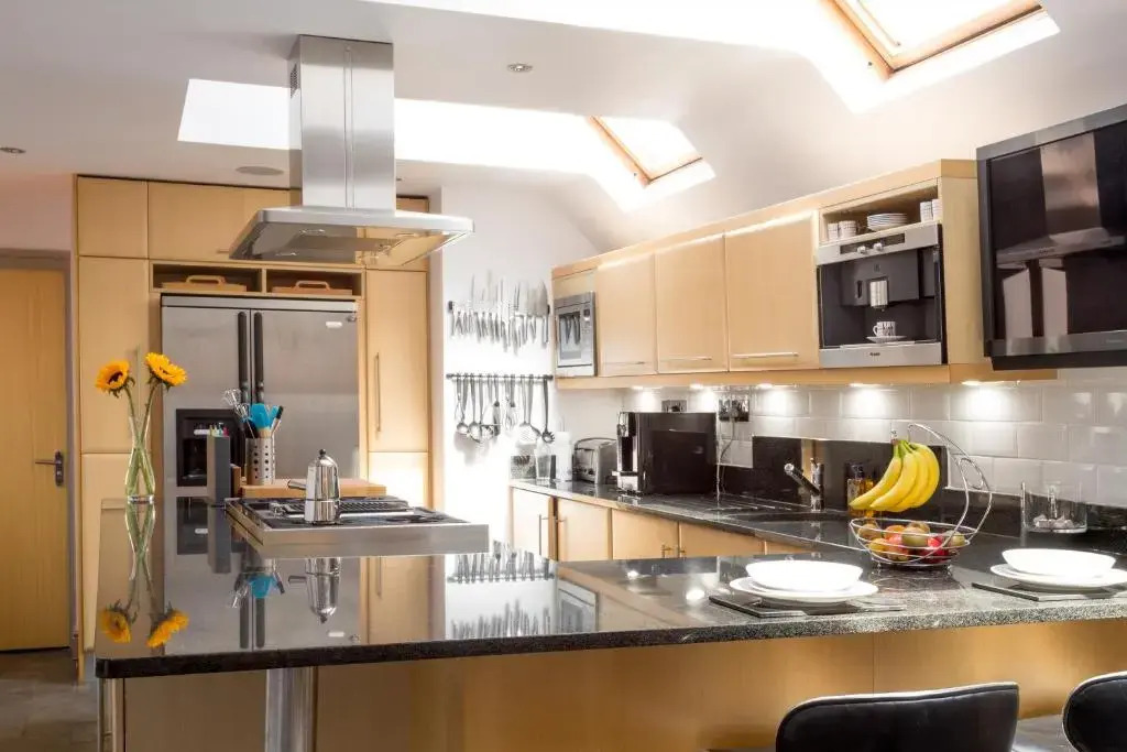 Cherwell Gates 4 Bed Luxury Oxford Apartment for 8 with Roof terrace