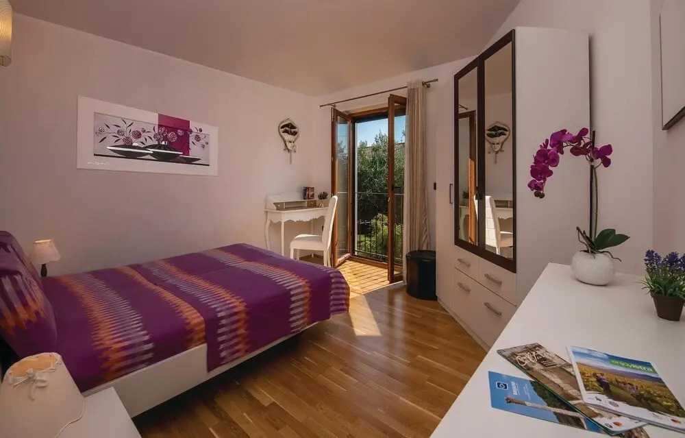 Nice Home in Tar with Hot Tub, WiFi & 4 Bedrooms