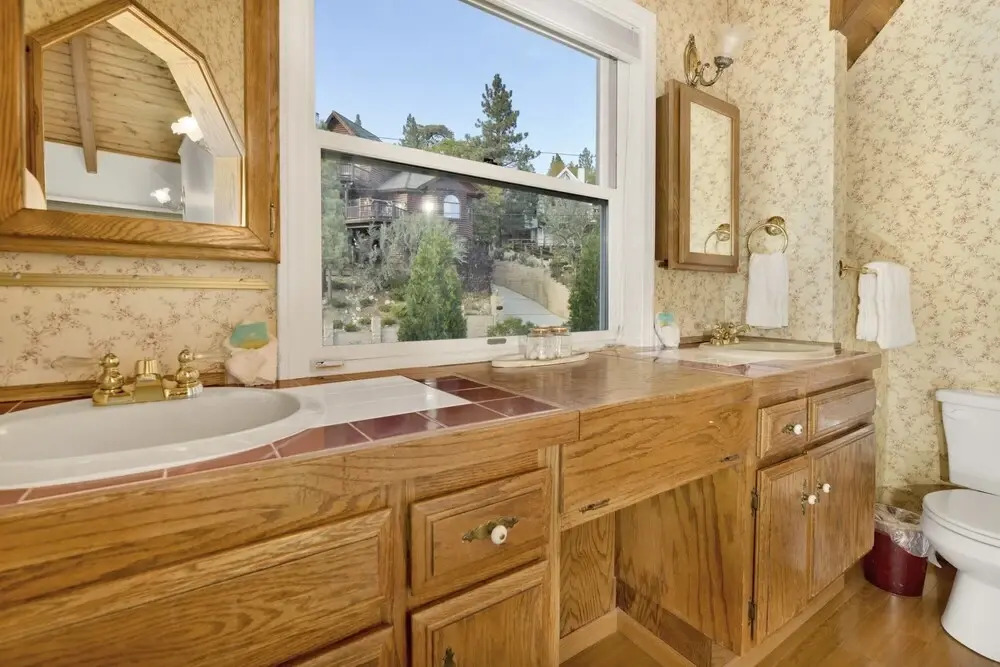 2212-canyon Crest Castle 4 Bedroom Home by Redawning