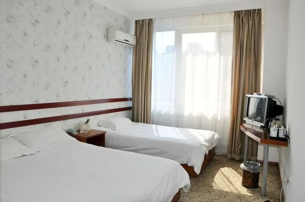 Dalian Yiju Hotel