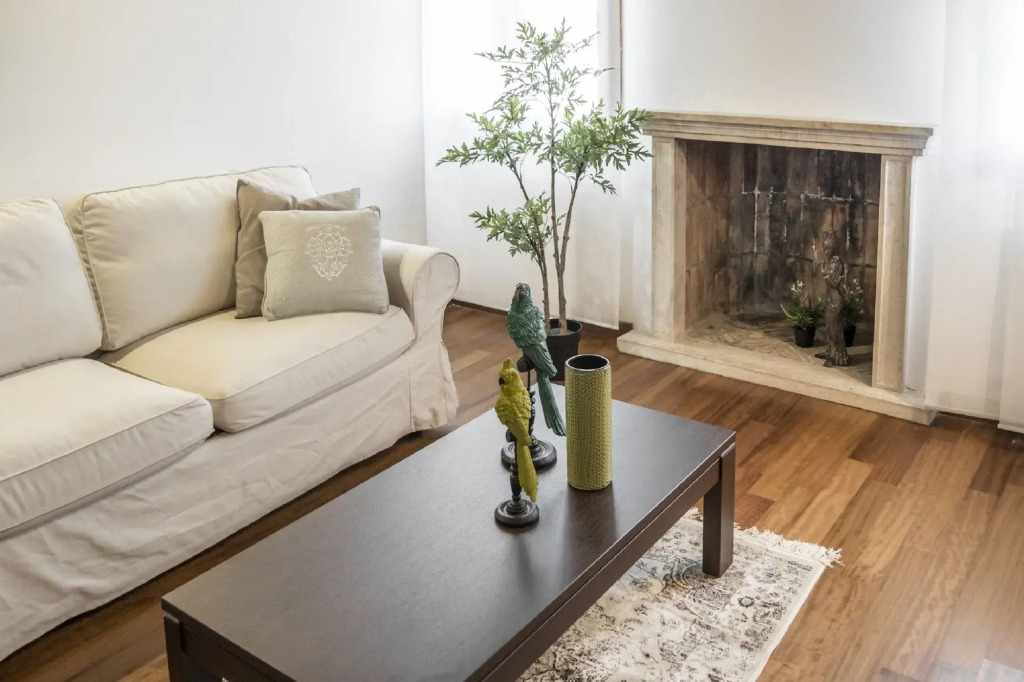 Canal View Apartment