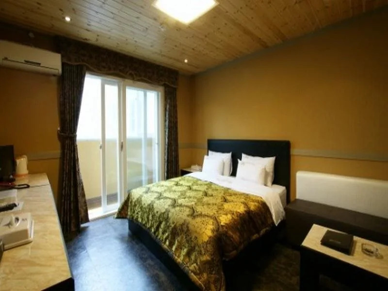 Goodstay Shilla Hotel