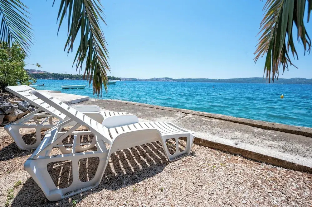 Beachfront apartments Nincevic