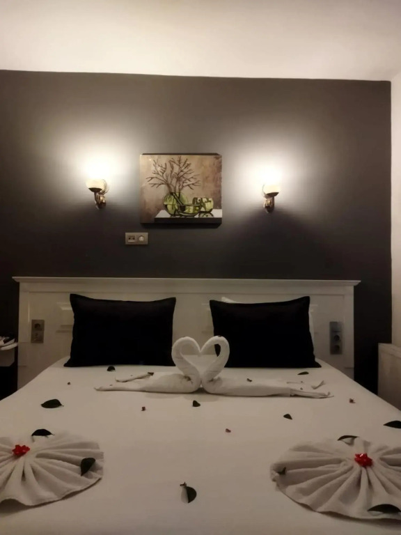Uckale Hotel