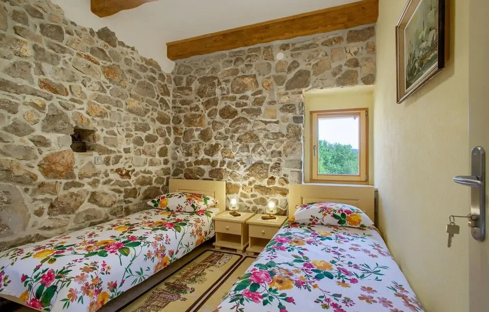 Beautiful Home in Garica With Wifi and 4 Bedrooms