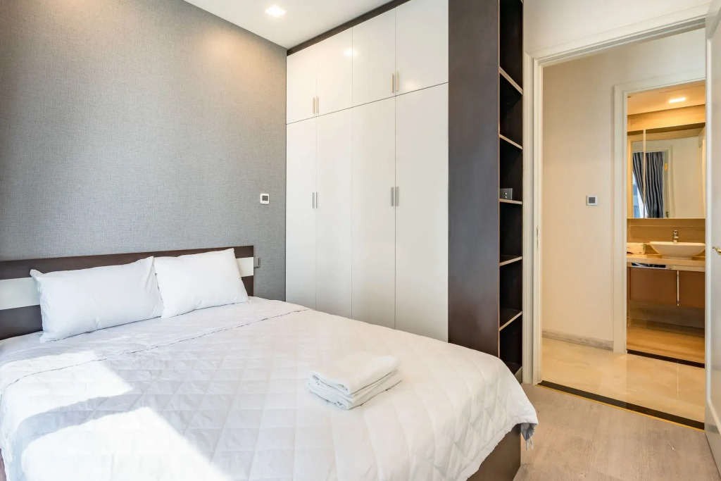 Urban House Saigon - Golden River