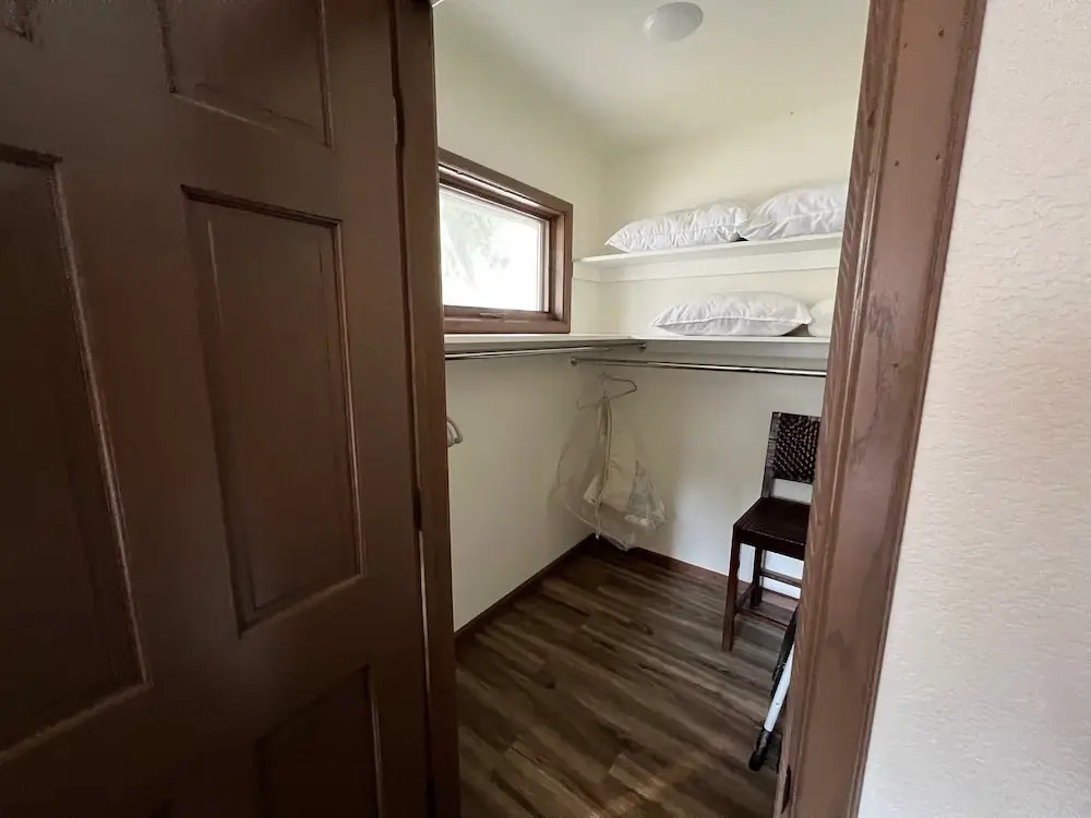 Skiway Chalet - Next to Warm Springs Lifts - Close to Natural Hot Springs